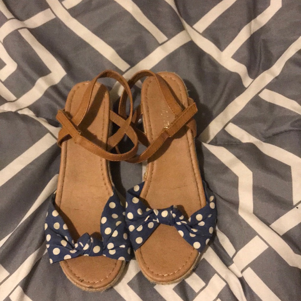 White Polkadot Wages
